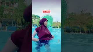 Download lagu ibu ibu hijab toge kolam renang #moodcewek #cantik #faktaunik #shorts #fyp mp3