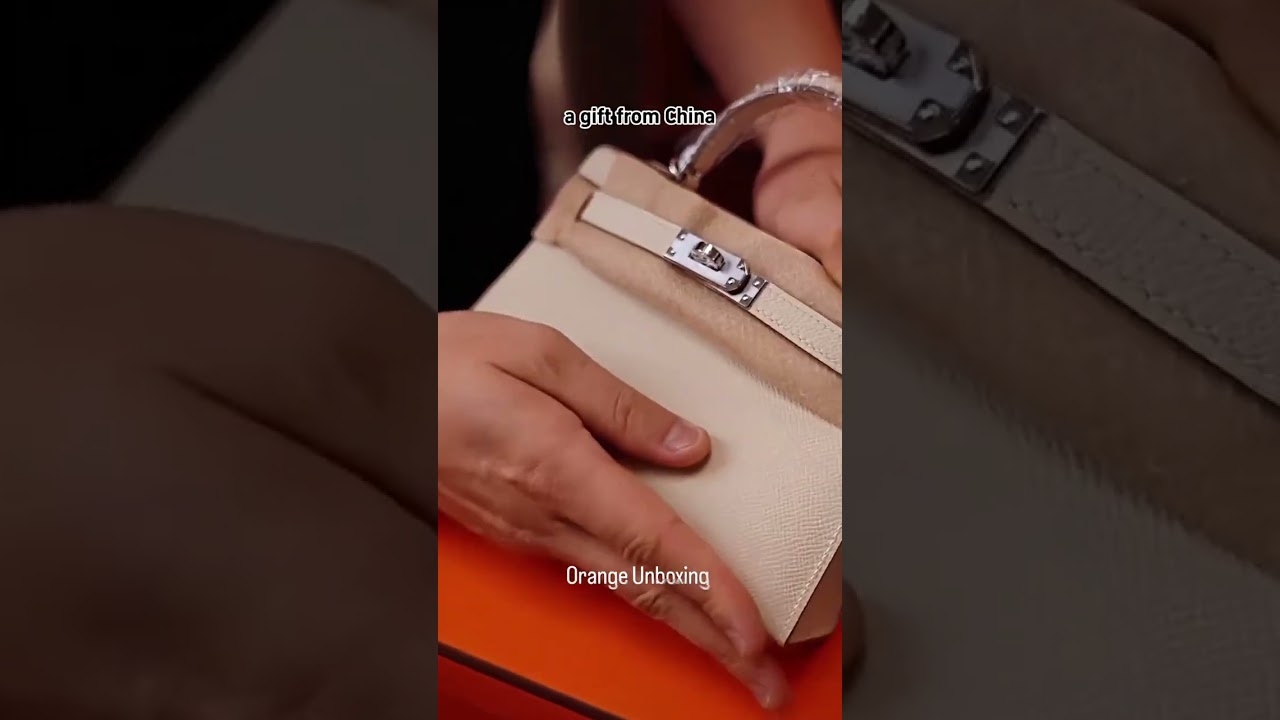 Unboxing a gift from China🎁✨100% hand-stitched. Do you want it?#minikelly #unboxing #handmade #gift