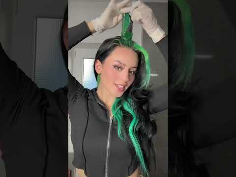 Feeling fresh again💚🖤What do we think about bangs ? #dyehair #hairdye #greenhair #hairinspiration