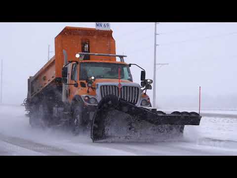 02-06-2021 Monmouth, IL - Heavy Snowfall, Plows Clearing Roads, Low Visibility
