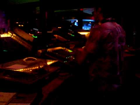 Dj GoZe @ BANANAS MAXI DISCO (Valencia) [2009] (Video 1/3)