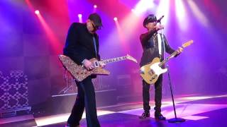 Cheap Trick - &quot;The In Crowd&quot; - Genesee Theater, Waukegan, IL - 03/11/17