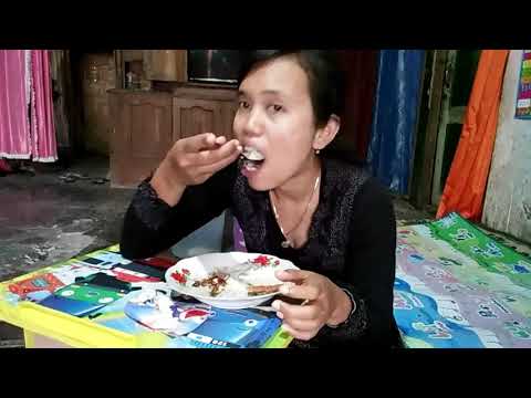 maem sayur bening sambel teri mendoan suwegerrrr😀