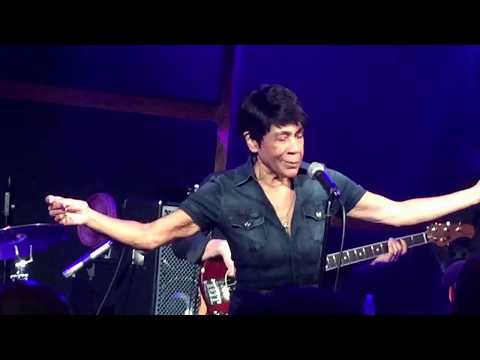Bettye LaVette "Blackbird" song by John Lennon/Paul McCartney (Nashville, 16 September 2017)