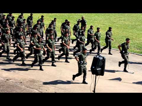 Desfile de 2500 homens