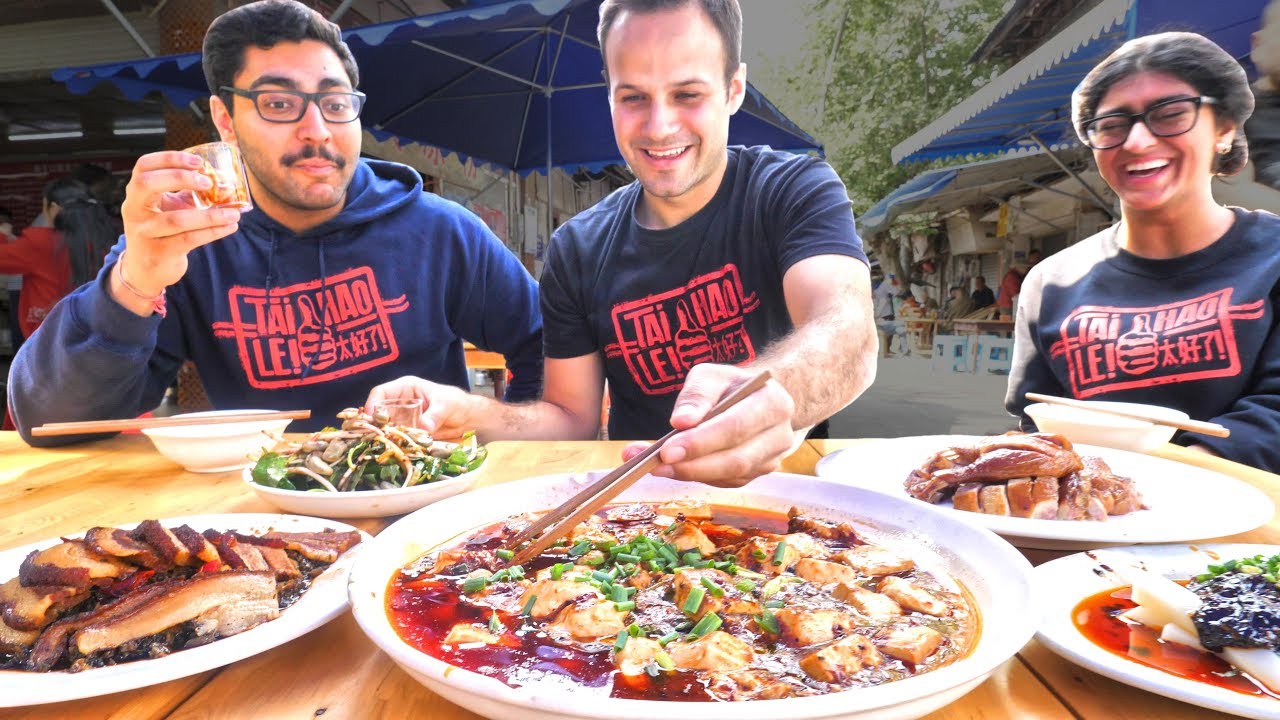The Ultimate CHINESE STREET FOOD Tour of Chengdu, China | 11 BEST Street Foods in Sichuan, China!
