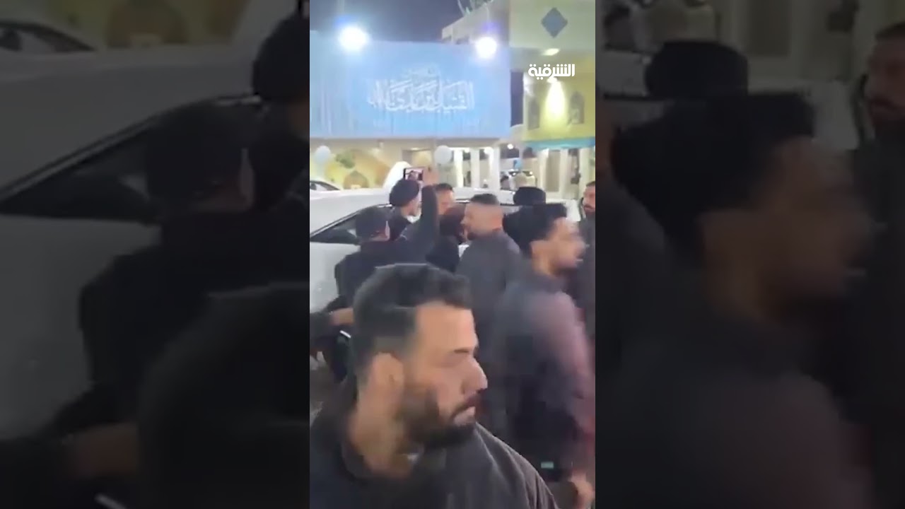 فيديو | زعيم التيار الصدري مقتدى الصدر يزور مرقد والده في النجف