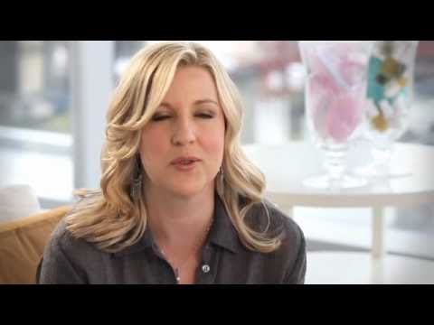 对名人美学家的采访，Renee Roulau