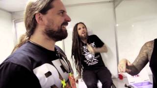 Korn performs Sepultura's 'Roots Bloody Roots' with Andreas Kisser & Derrick Green