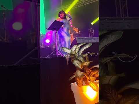 ORLANE JADFARD reprise "BONJOUR CARNAVAL" au CONCERT des 60 ANS de carrière de SYLVIANE CEDIA"🔥🔥🔥🔥🔥