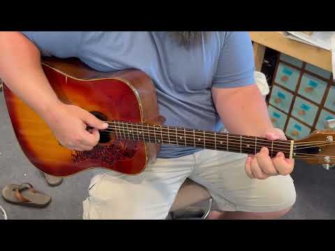 Gibson J-45 Deluxe 1969 - 1982 - Cherry Sunburst image 26