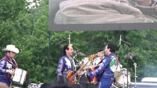Los Tigres del Norte- Senor Locutor LIVE