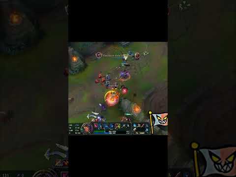 Clowning around :)🔪🔪🤡 #shaco #shorts