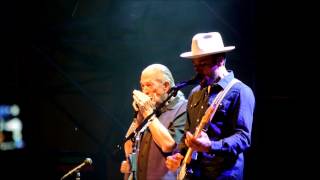 Ben Harper & Charlie Musselwhite - don't look twice - live pistoia blues 3 luglio 2013