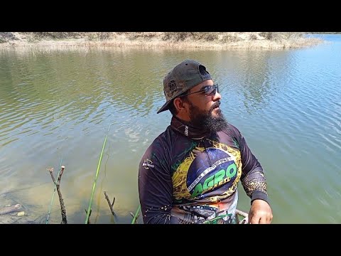 Pescaria neste lugar é assim encheu de pescador, isso acontece .