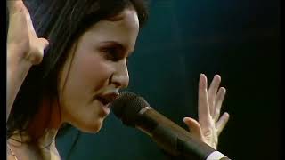 The Corrs HD - 02 No More Cry - Fleadh Festival, Milan (10 June 2000)
