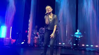 Dido live in NYC 2019 - WHITE FLAG