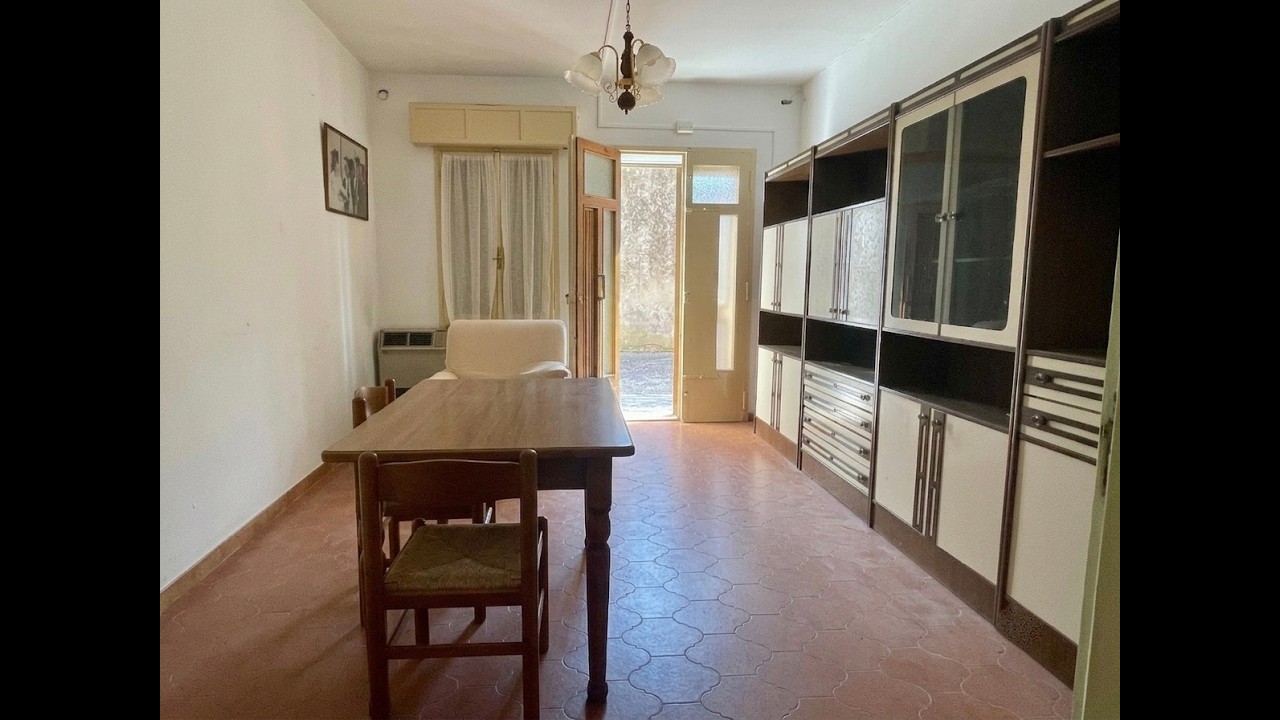 A Codigoro , Casa a schiera disposta al piano terra