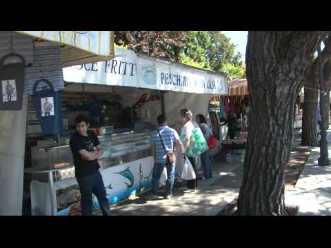 Lenno/Lago di Como Pittoresco Mercato Settimanale 17 maggio 2011