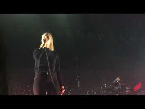 London Grammar 03/12/17 Strong at Zenith Paris