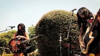 L.A. Witch - Get Lost (Live on PressureDrop.tv)