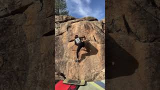 Video thumbnail of La Vertical, 5A. La Pedriza