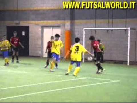 24/10/10 JUNIORES calcio a 5 : gol,falli,azioni...