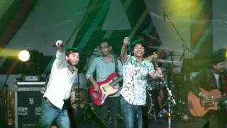 Aizat Feat Jimmy Palikat - Anak Kampung