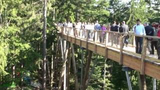 preview picture of video 'Baumwipfelpfad Premiere im Nationalpark Bayerischer Wald-  The world´s longest canopy-trail'