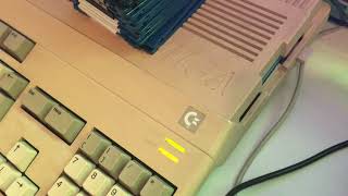Commodore Amiga 500 floppy disk loading sound and crystal crackintro