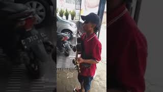 Download lagu Viral pengamen nyanyi lagu virus corona covid 19 mp3 Download lagu Viral pengamen nyanyi lagu virus corona covid 19 mp3