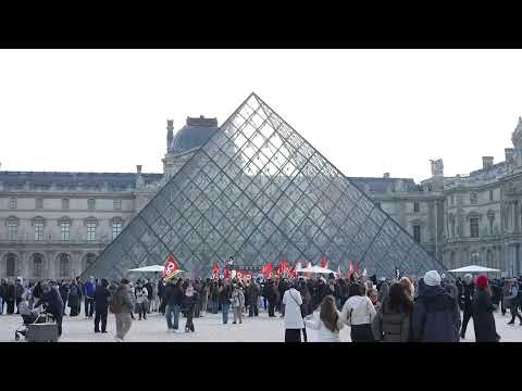 Los trabajadores del Louvre votan \