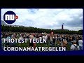 Politie grijpt in bij demonstratie tegen coronamaatregelen in Den Haag | NU.nl