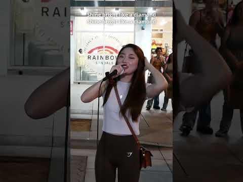 🧑‍🤝‍🧑They just met on the street and became her crew! 💘Happy together!🍀Rihanna - Diamonds