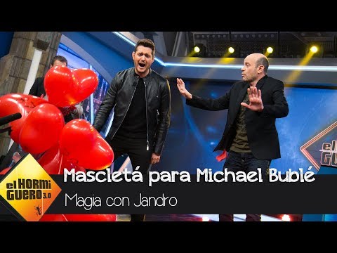 Michael Bublé recibe un homenaje de Jandro con una mascletá - El Hormiguero 3.0