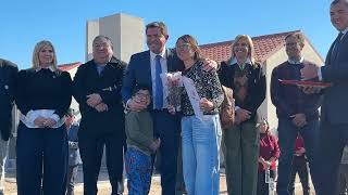 Orrego entregó en Ullum 105 viviendas con sistema 100% eléctrico