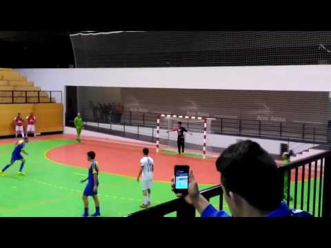Pênalti Psnil Clube Escolar Vila Franca do Campo vs rabo peixe