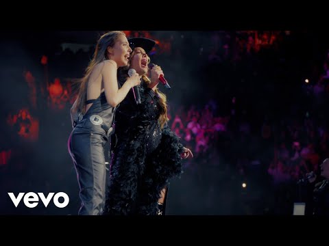 Yuridia, Majo Aguilar - Brujería (En Vivo Desde la Plaza de Toros la México)