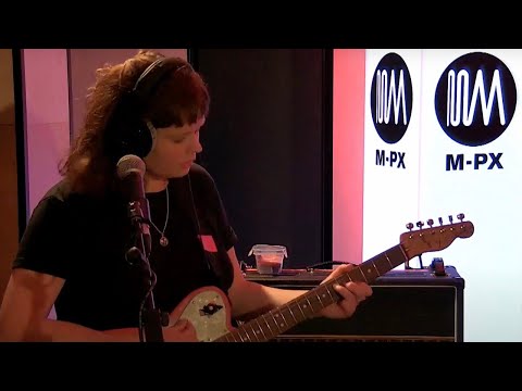 Pip Blom live at Muziekgieterij studio - M-PX Sessions