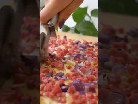 Knödel-Flammkuchen herzhaft & knusprig