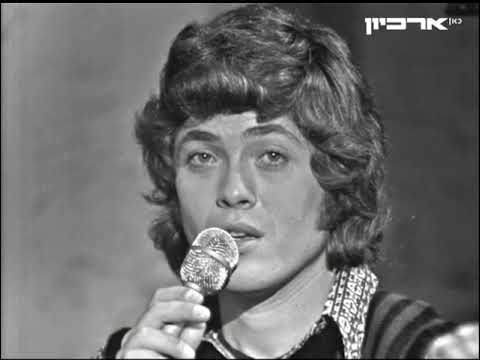 מועדון הצועני השורק בהנחיית דן אלמגור