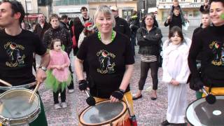 groupe Corcovado percussions bresiliennes spectacle de rue Bolbec mars 2011.m2ts