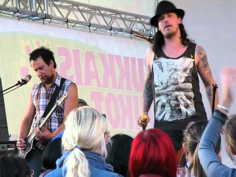 Jussi Selo ja Nefernefernefer - "Hetki Lyö" [Kirka cover]