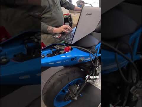 Inspektion einer Suzuki GSX-8S bei JMZ-WORLD