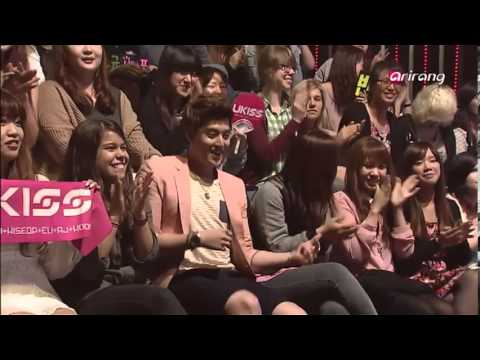 a pigeon excited (?) LOL (CUT)