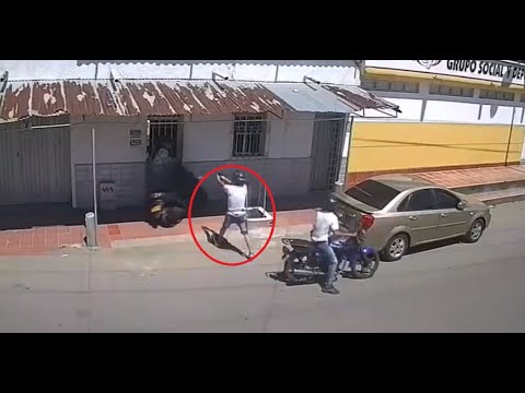 Ladrones que intentaron robar a una mujer salieron despavoridos al ver dos policías