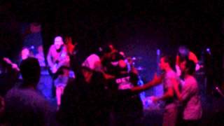 Shai Hulud - A Profound Hatred Of Man / Hardly (Live @ Dürer Kert 07/05/2013)