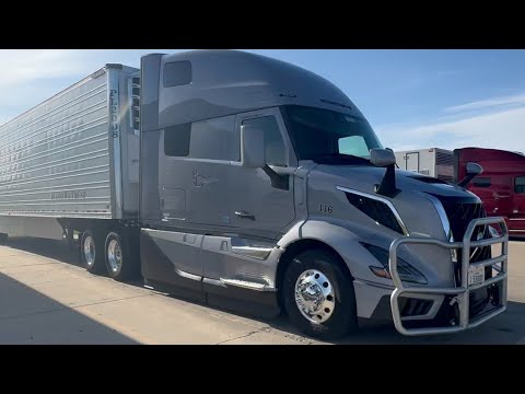 2026 VOLVO VNL860 driver’s review