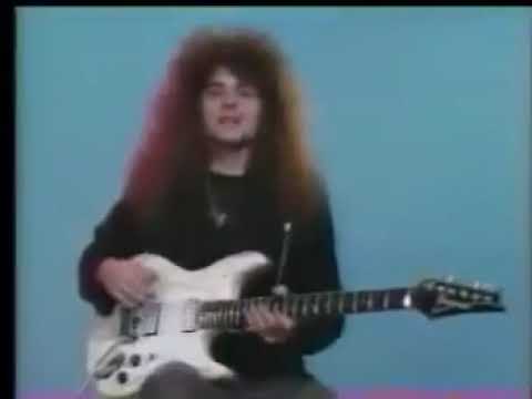 Vinnie Moore's "Hot Licks" - Shred Guitar Tips & Techniques | Legendary Guitarist Live