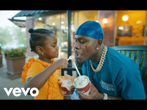Videoclip de Essence (feat. Tems) — Wizkid
